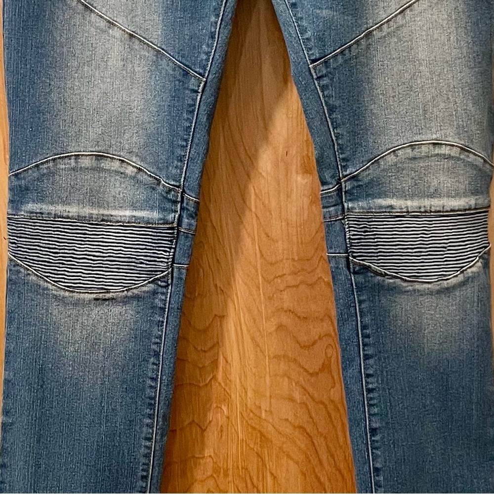 Men's Blue Jeans - Picture 4 of 6